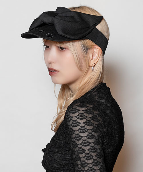 Model's head circumference: 58cm, wearing size: ONESIZE