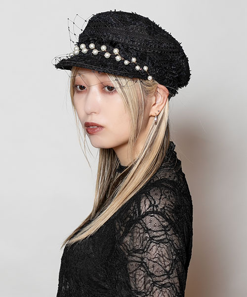 Model's head circumference: 58cm, wearing size: ONESIZE
