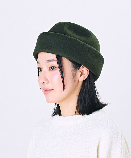 KHAKI　モデル頭囲：55.5cm
