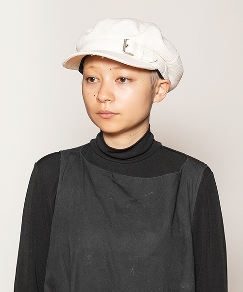 WHITE モデル頭囲：54cm