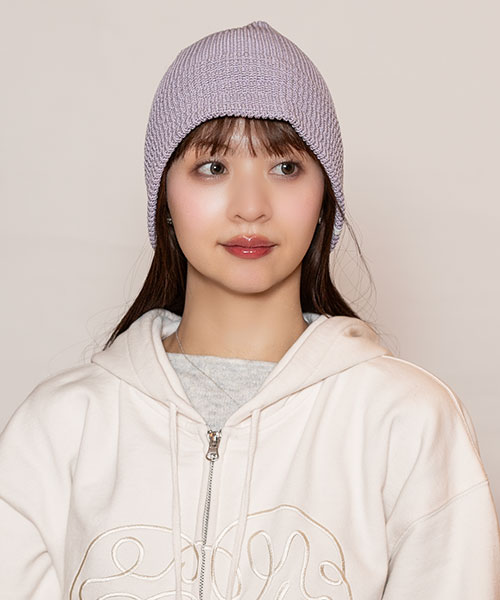 Model's head circumference: 56cm, wearing size: ONESIZE