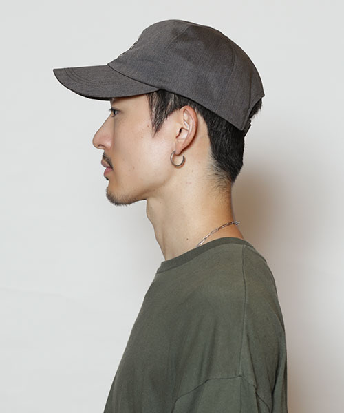 モデル頭囲：58.5cm 着用サイズ：ONESIZE
