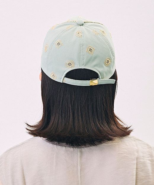 モデル頭囲：56cm 着用サイズ：ONESIZE