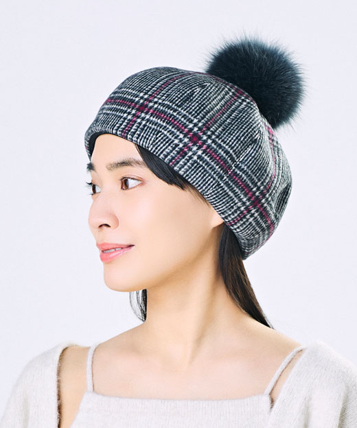 モデル頭囲：55.5cm 着用サイズ：ONESIZE