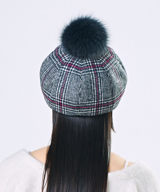 モデル頭囲：55.5cm 着用サイズ：ONESIZE
