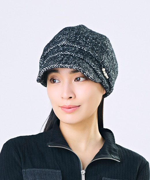 モデル頭囲：55.5cm 着用サイズ：ONESIZE