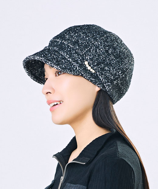 モデル頭囲：55.5cm 着用サイズ：ONESIZE
