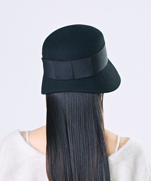 モデル頭囲：55.5cm 着用サイズ：ONESIZE