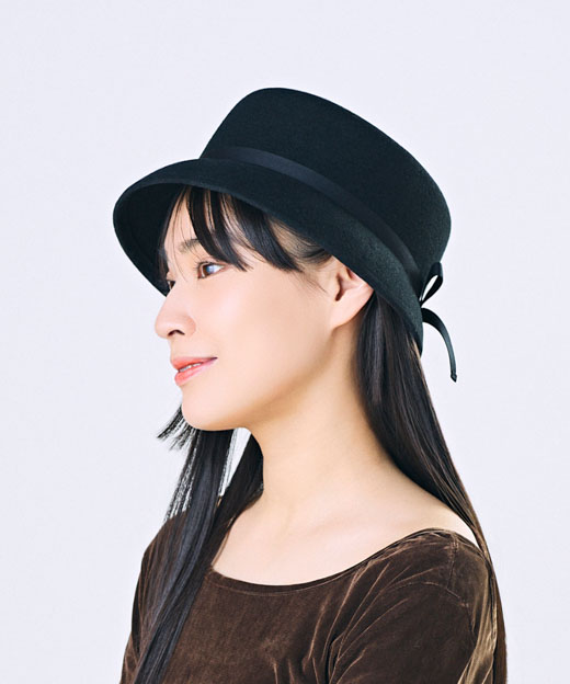 モデル頭囲：55.5cm 着用サイズ：ONESIZE