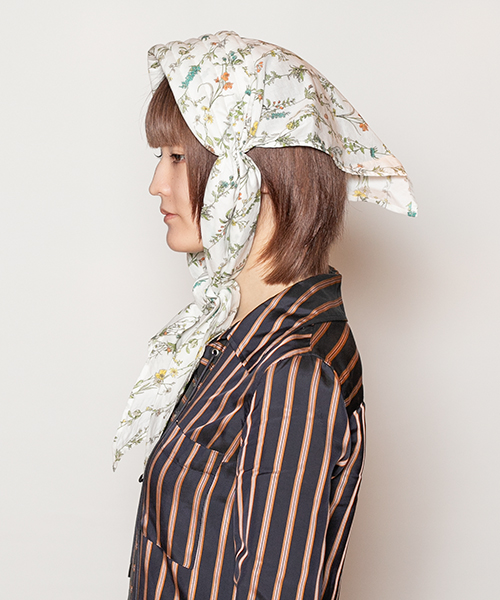WHITE モデル頭囲：55cm