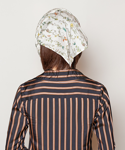 WHITE モデル頭囲：55cm