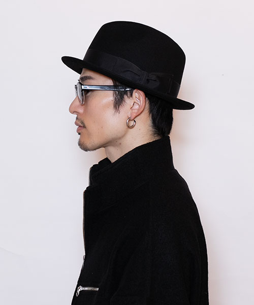 モデル頭囲：58.5cm 着用サイズ：ONESIZE