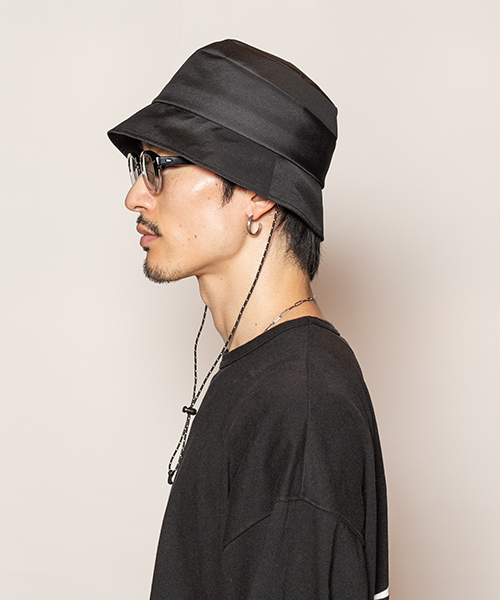BLACK モデル頭囲：58.5cm