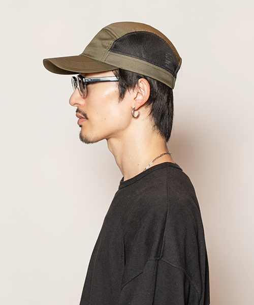 KHAKI モデル頭囲：58.5cm