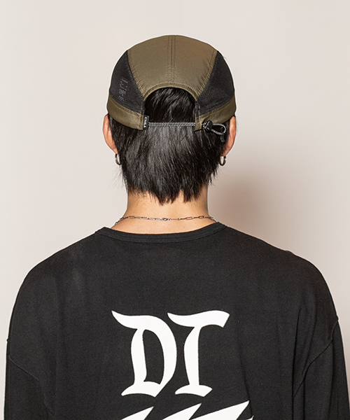 KHAKI モデル頭囲：58.5cm