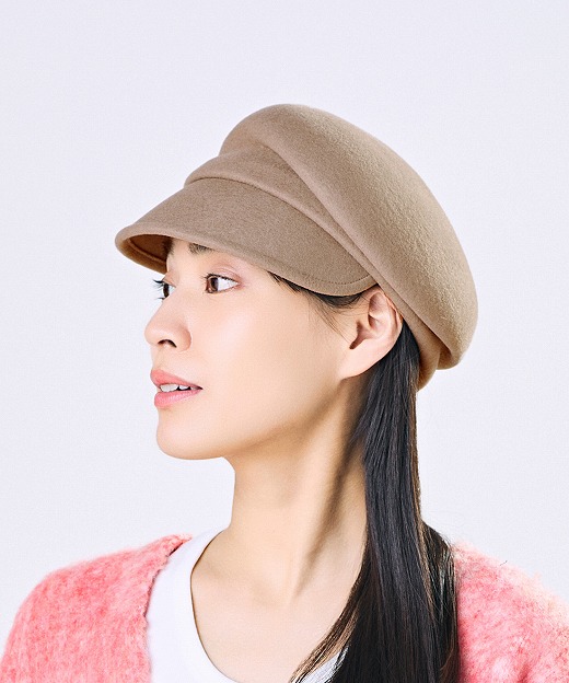 モデル頭囲：55.5cm 着用サイズ：ONESIZE