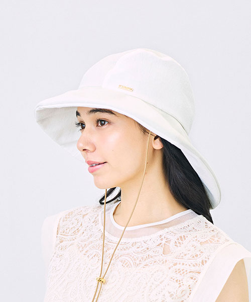 WHITE モデル頭囲：56cm