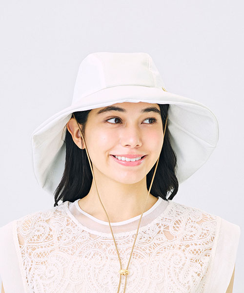 WHITE モデル頭囲：56cm