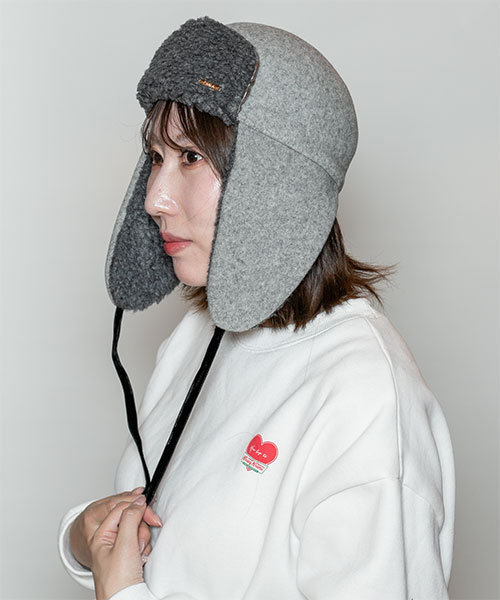 WHITE モデル頭囲：56cm