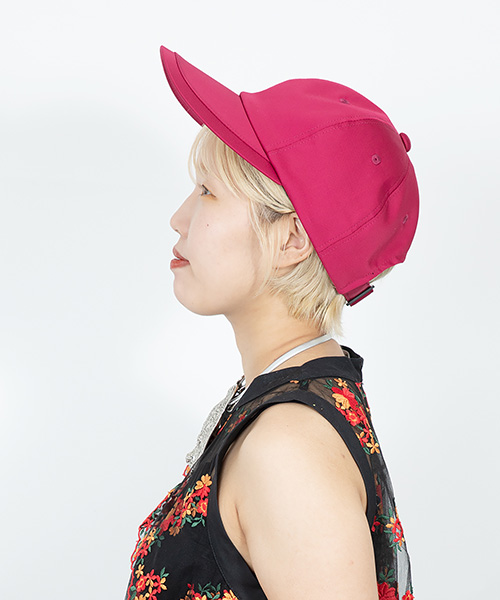 モデル頭囲：54.5cm 着用サイズ：ONESIZE