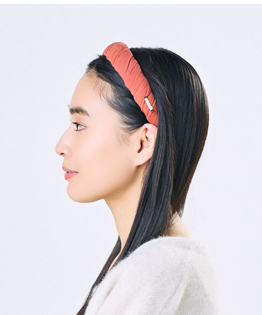 モデル頭囲：55.5cm 着用サイズ：ONESIZE