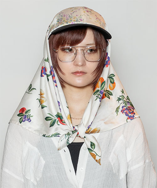 WHITE モデル頭囲：55cm