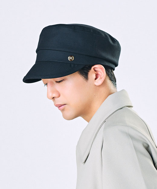 Model's head circumference: 56cm, wearing size: ONESIZE