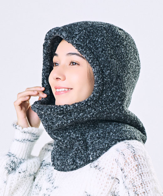 Model's head circumference: 56cm, wearing size: ONESIZE