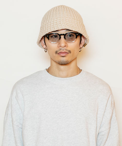 WHITE モデル頭囲：58.5cm