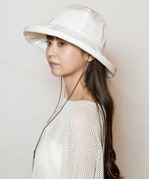 WHITE モデル頭囲：56cm