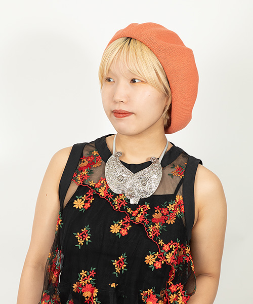 モデル頭囲：54.5cm 着用サイズ：ONESIZE