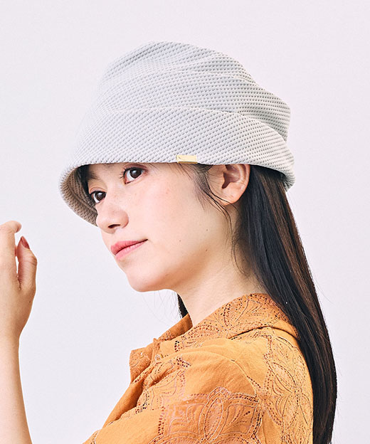 モデル頭囲：54cm 着用サイズ：ONESIZE