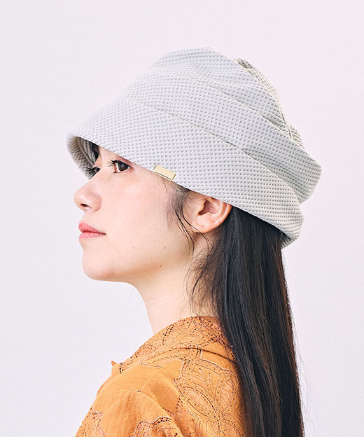 モデル頭囲：54cm 着用サイズ：ONESIZE