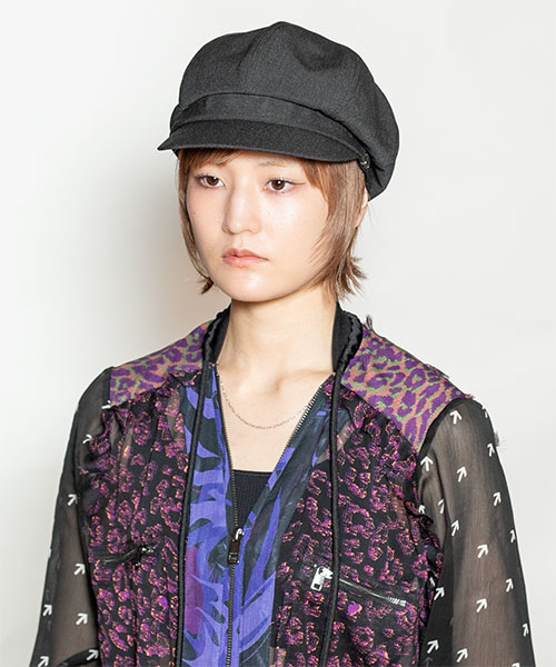 Model's head circumference: 55cm, wearing size ONESIZE