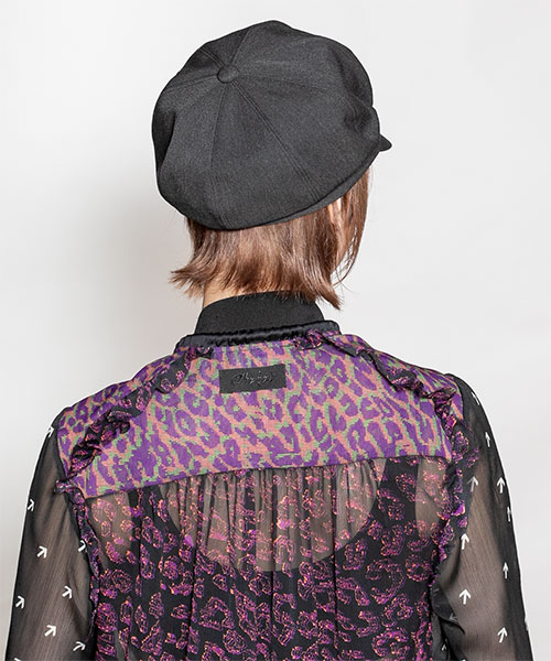 Model's head circumference: 55cm, wearing size ONESIZE
