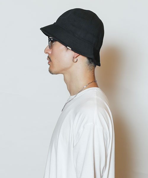 モデル頭囲：58.5cm 着用サイズ：ONESIZE