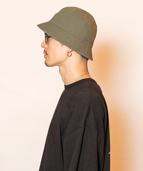 KHAKI モデル頭囲：58.5cm