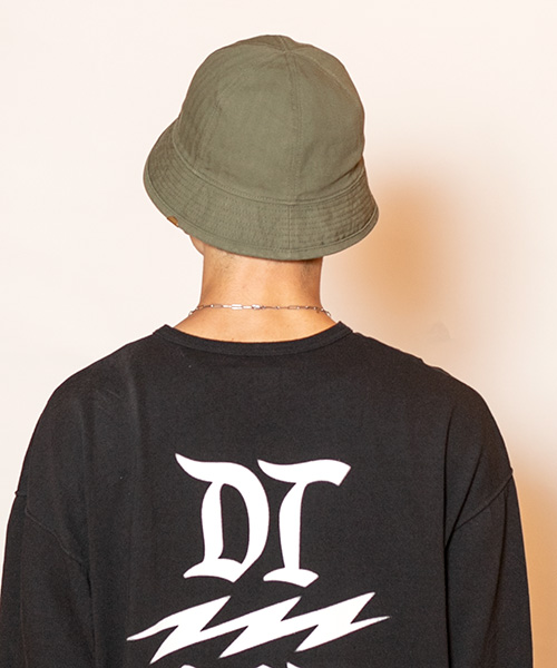 KHAKI モデル頭囲：58.5cm