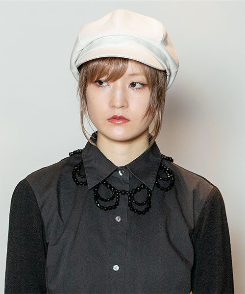 WHITE モデル頭囲：55cm