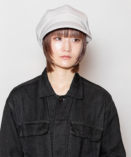 WHITE モデル頭囲：55cm