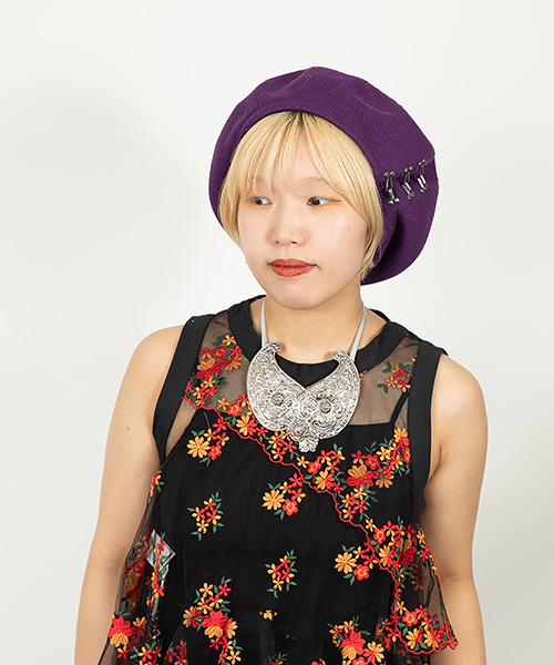 モデル頭囲：54.5cm 着用サイズ：ONESIZE