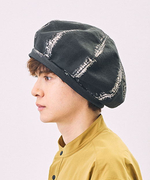 モデル頭囲：54.5cm 着用サイズ：ONESIZE