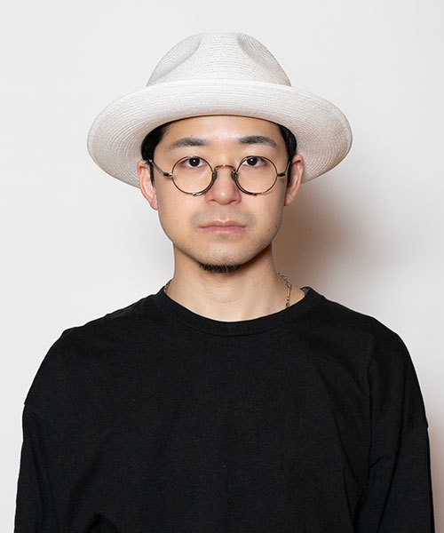 WHITE モデル頭囲:58cm